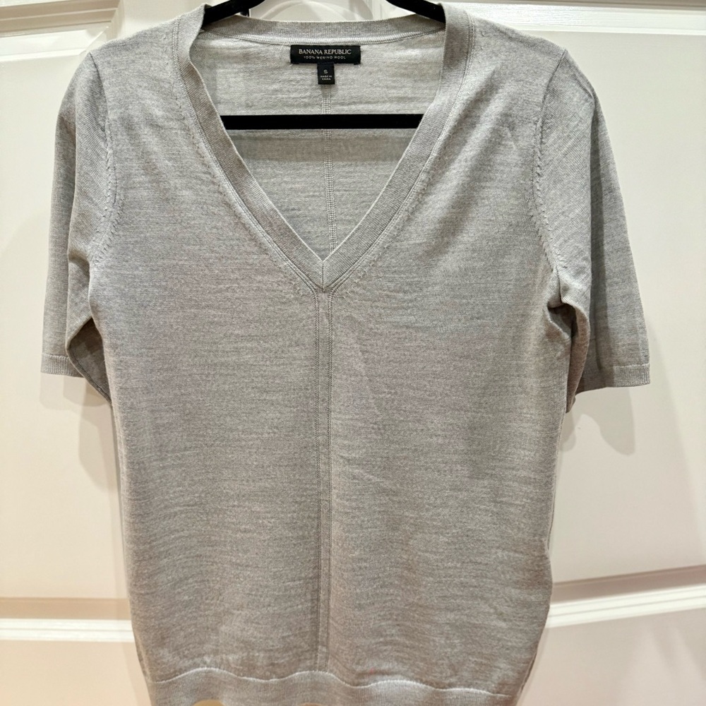Banana Republic Light Gray V-Neck Top